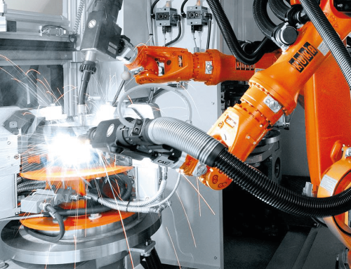 ¿Qué es y cómo funciona un robot soldador industrial?